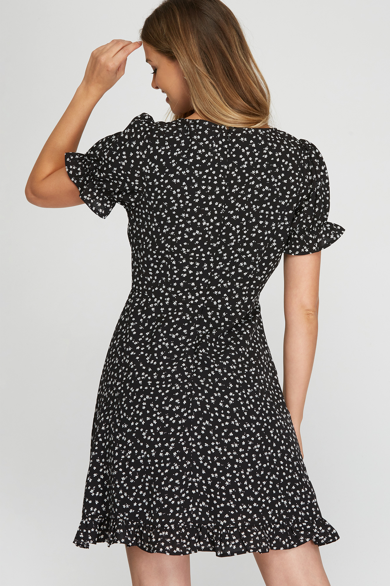 Short Sleeve Ditsy Daisy Print Dress 2 Short Sleeve Ditsy Daisy Print Dress - Image 2